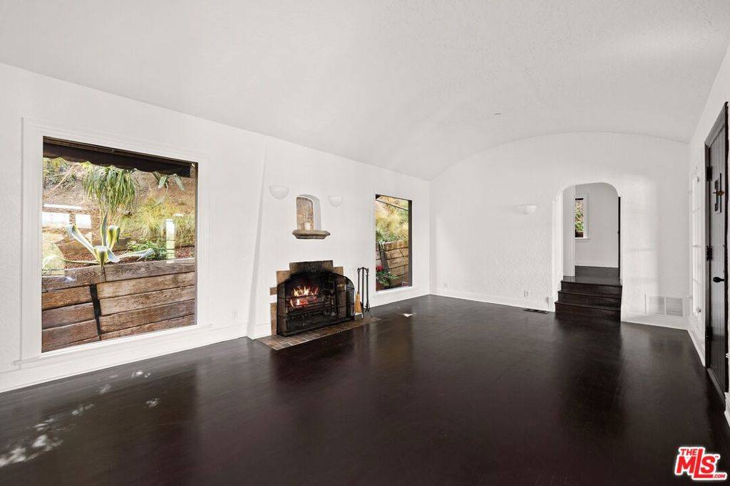 Los Angeles, CA 90068,6844 Cahuenga Park TRL