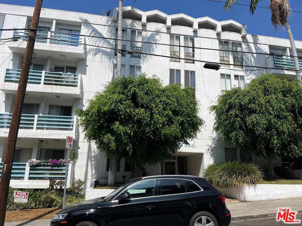 Los Angeles, CA 90046,1617 N Fuller AVE