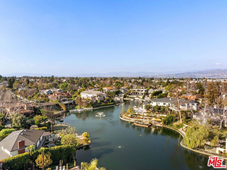 Toluca Lake, CA 91602,10037 Valley Spring LN
