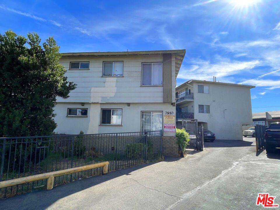 Panorama City, CA 91402,7910 Brimfield AVE