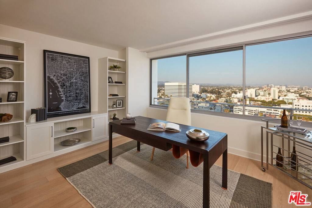 Santa Monica, CA 90401,1221 W OCEAN AVE #1208