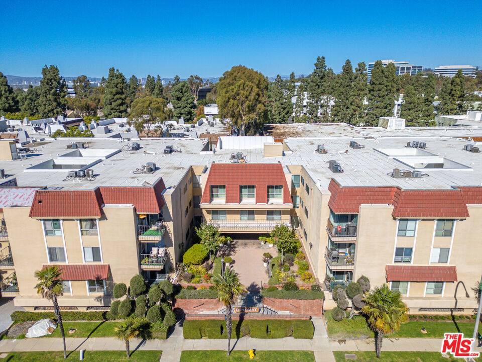 Culver City, CA 90230,5845 Doverwood DR #113