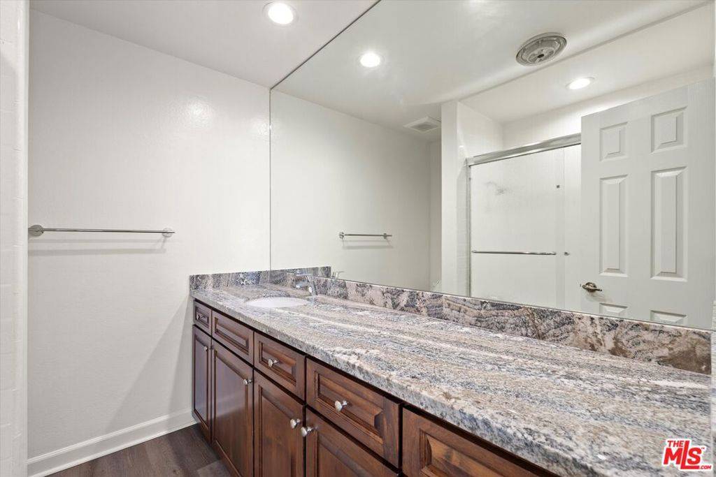 Venice, CA 90291,8 23rd AVE #201