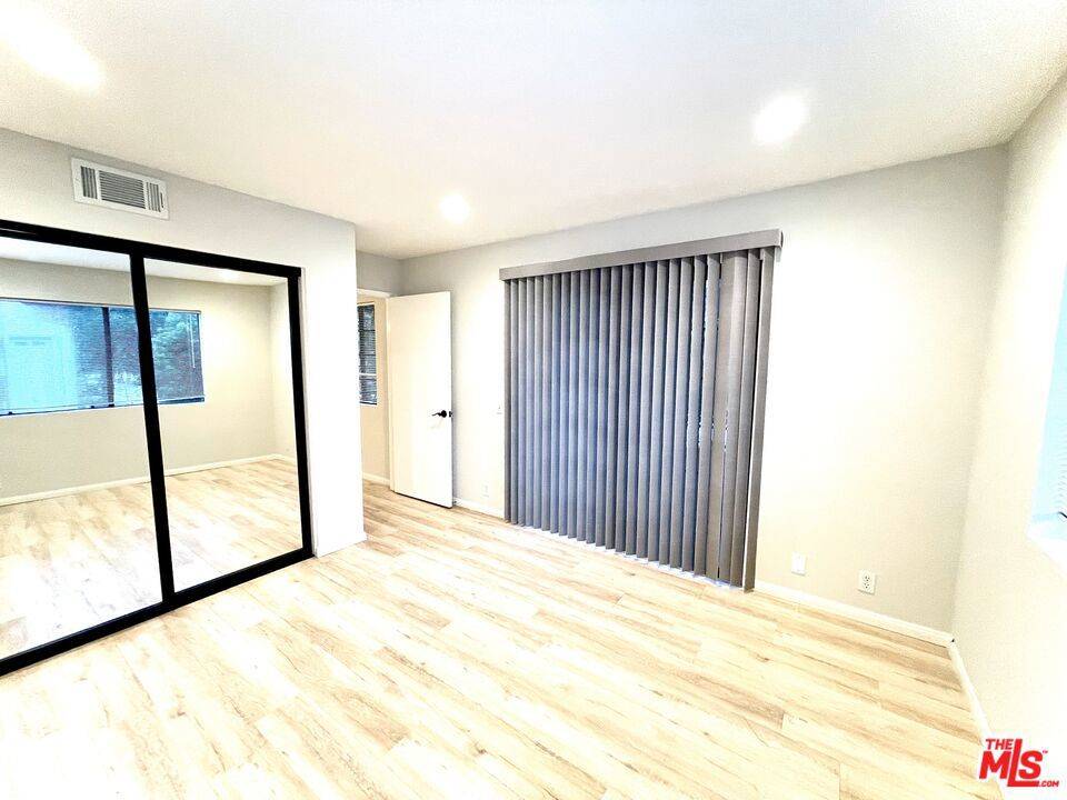 Studio City, CA 91604,10960 Bluffside DR #101