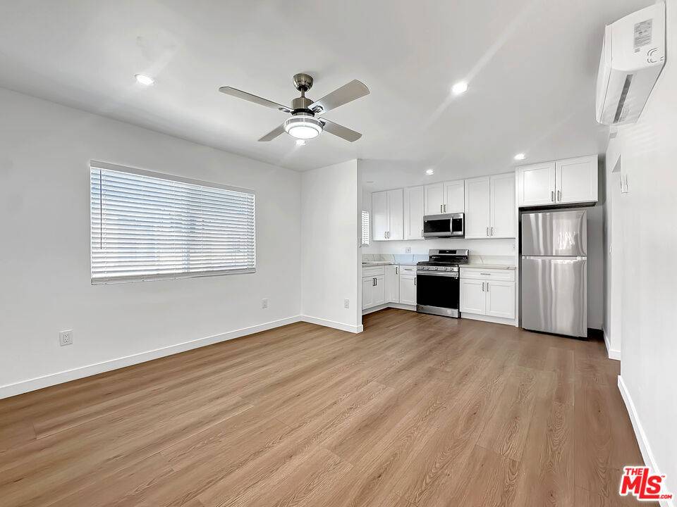 Inglewood, CA 90302,215 1/4 W Plymouth ST