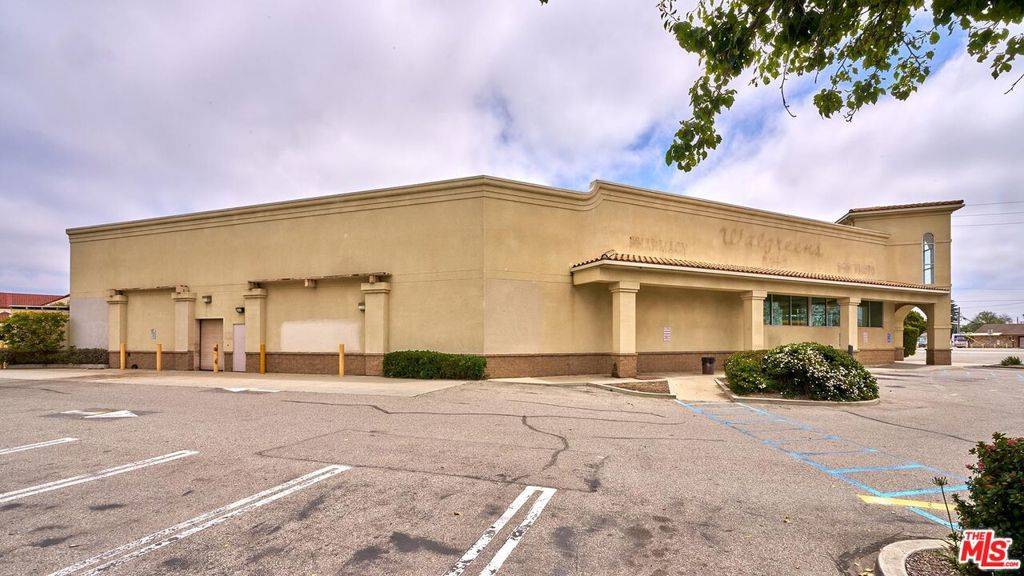 Oxnard, CA 93036,2303 E Vineyard AVE