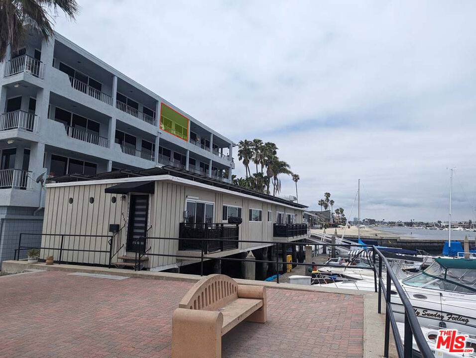 Long Beach, CA 90803,6150 E Bay Shore WALK #405