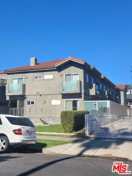 Los Angeles, CA 90004,4835 Elmwood AVE #D