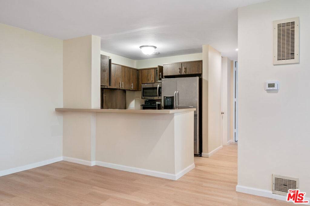 Culver City, CA 90230,6605 Green Valley CIR #109