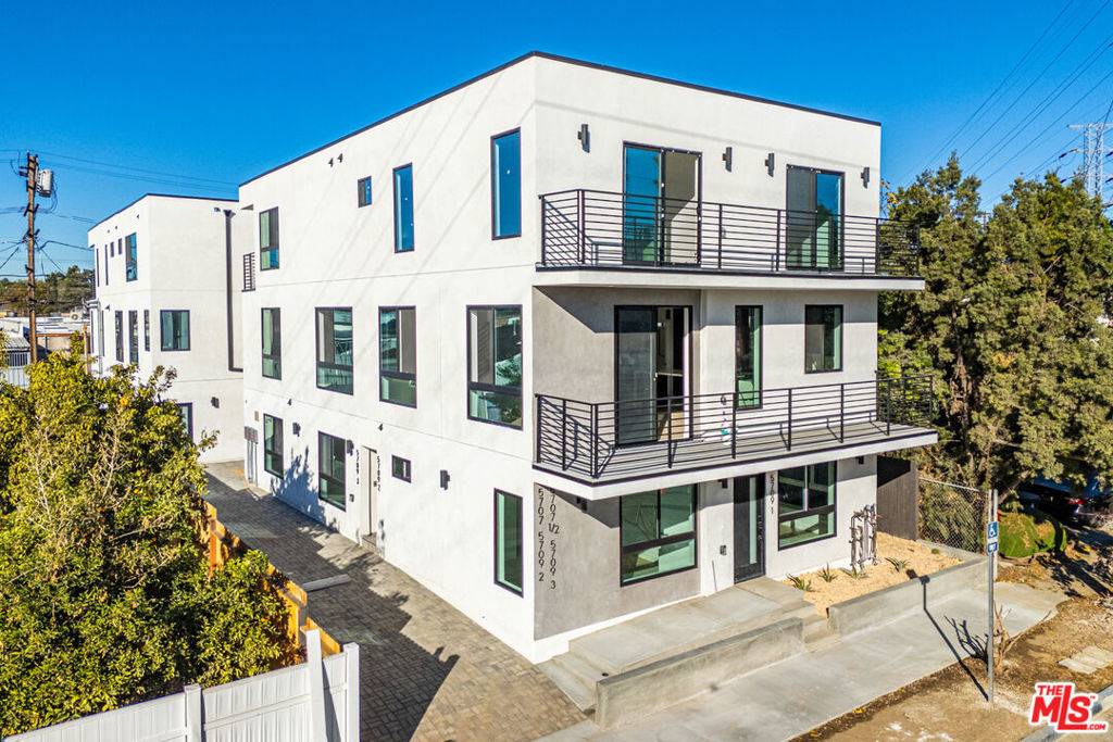 North Hollywood, CA 91601,5709 Auckland AVE