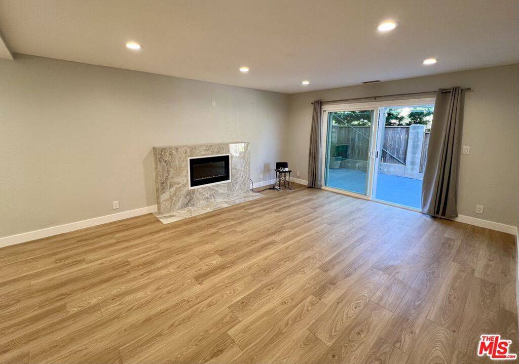 Redondo Beach, CA 90278,1805 Huntington LN #B