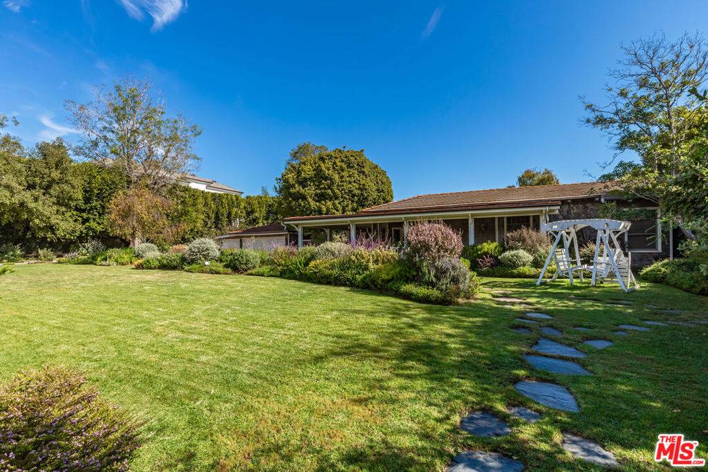 Pacific Palisades, CA 90272,1580 San Remo DR