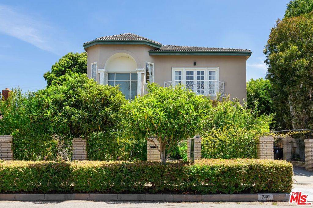 Pacific Palisades, CA 90272,740 Hartzell ST