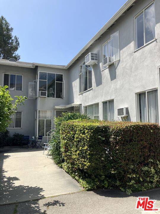 Los Angeles, CA 90046,1335 N Vista ST #6