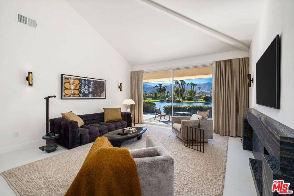 Rancho Mirage, CA 92270,149 Lake Shore DR