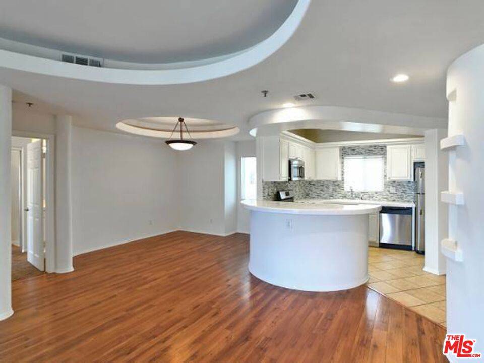 Studio City, CA 91604,12712 MOORPARK ST #207