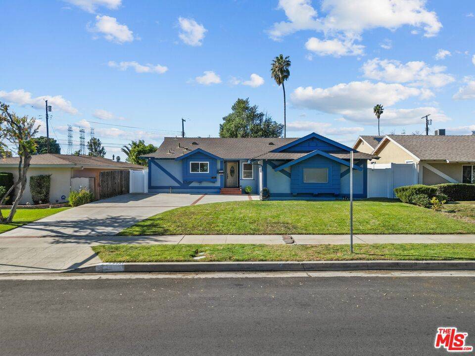 Northridge, CA 91324,9401 Yolanda AVE