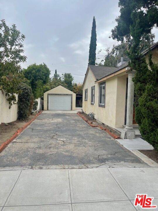 Van Nuys, CA 91405,15226 Covello ST