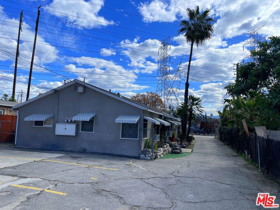 North Hollywood, CA 91606,6727 Camellia AVE