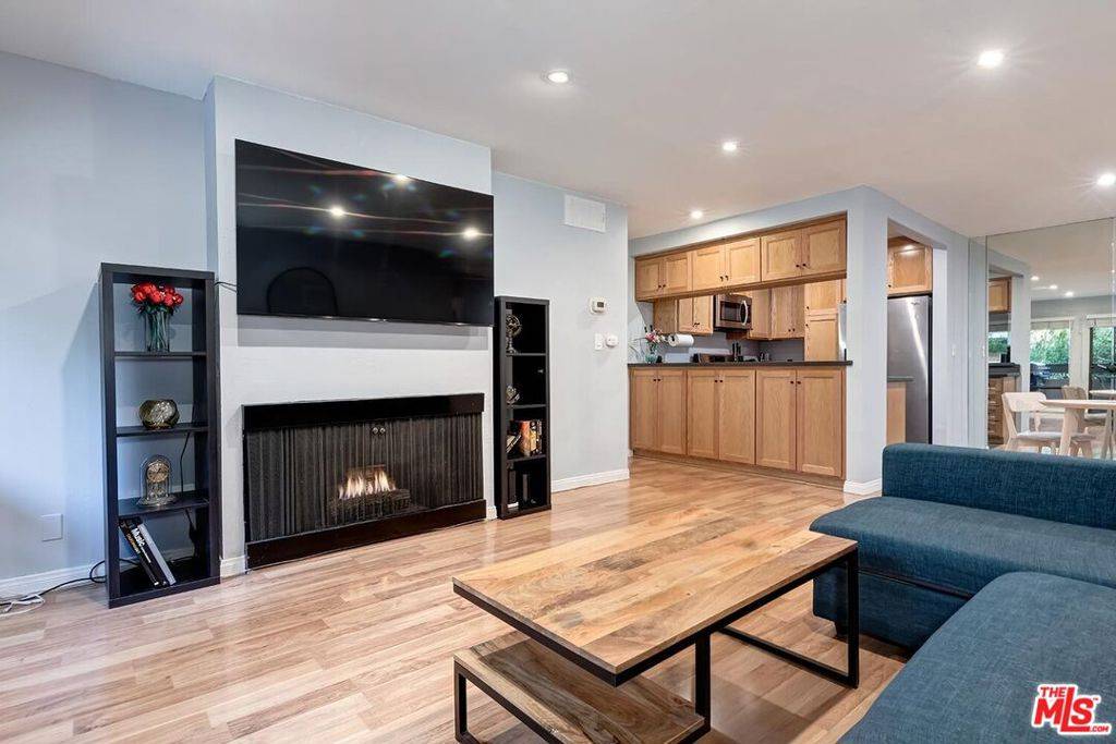 West Hollywood, CA 90069,950 N Kings RD #139