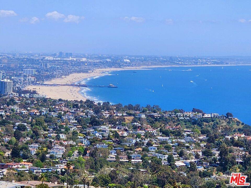 Pacific Palisades, CA 90272,1058 Vista Grande DR