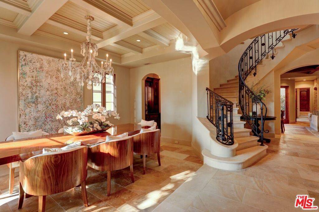 Corona Del Mar, CA 92625,227 Poinsettia AVE