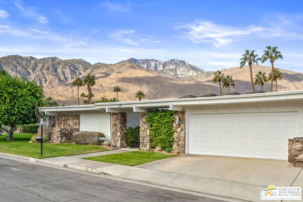 Palm Springs, CA 92264,2211 S La Paz WAY