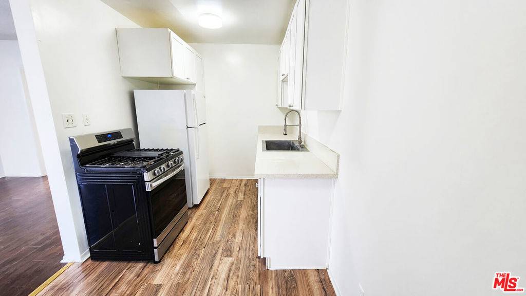 Los Angeles, CA 90006,1241 Dewey AVE #5