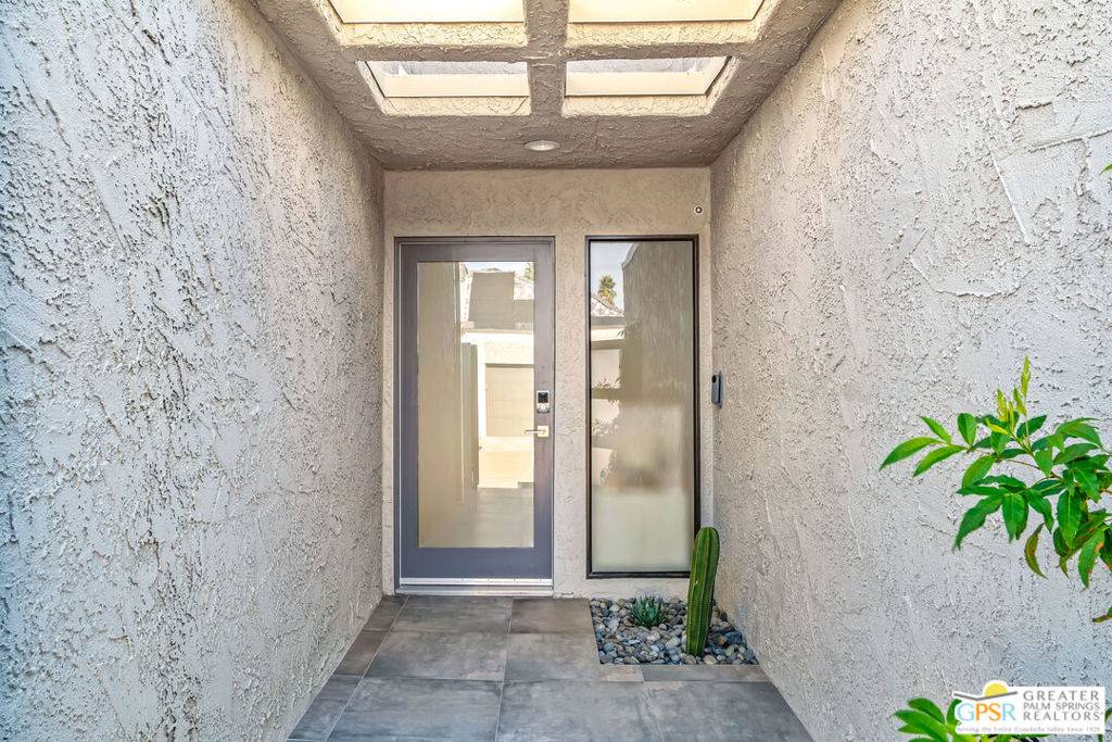 Palm Springs, CA 92264,147 E Perlita CIR