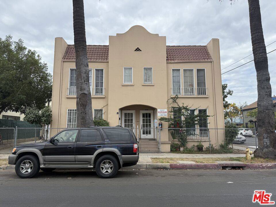 Los Angeles, CA 90006,2150 Cambridge ST