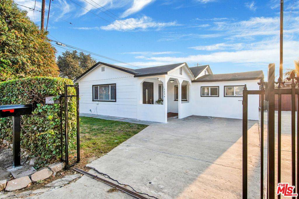 El Monte, CA 91732,12454 Clinton ST