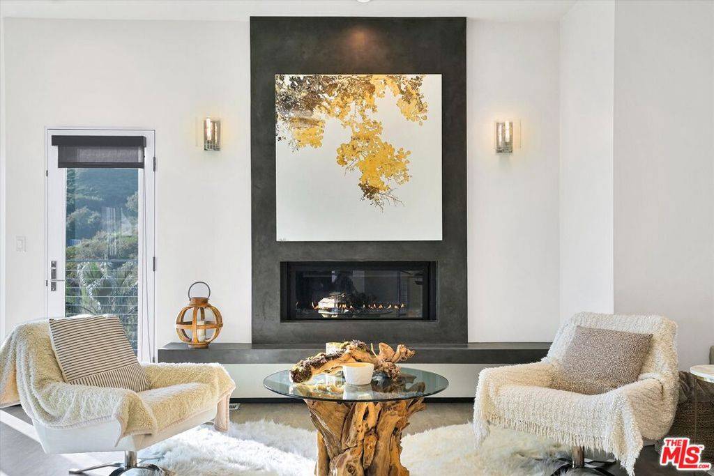 Malibu, CA 90265,3004 Sequit DR