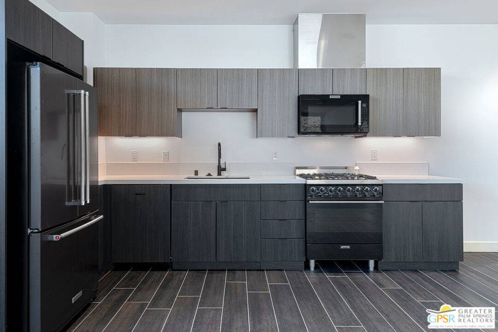 Palm Springs, CA 92262,175 N Palm Canyon DR #204