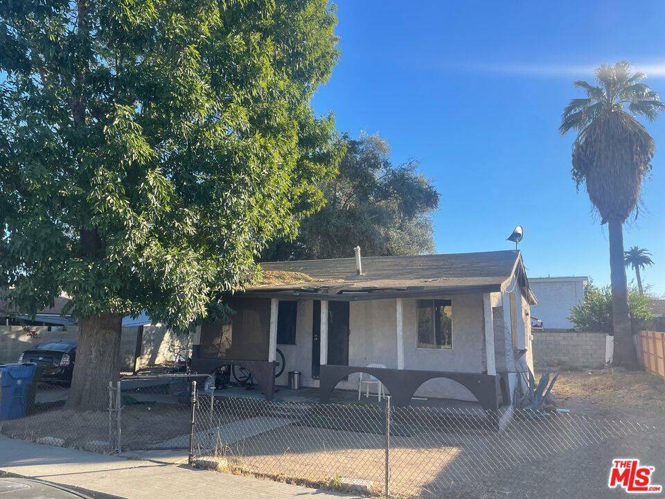 Canoga Park, CA 91303,21218 Gault ST