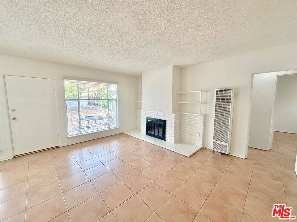 North Hollywood, CA 91606,11238 Oxnard ST