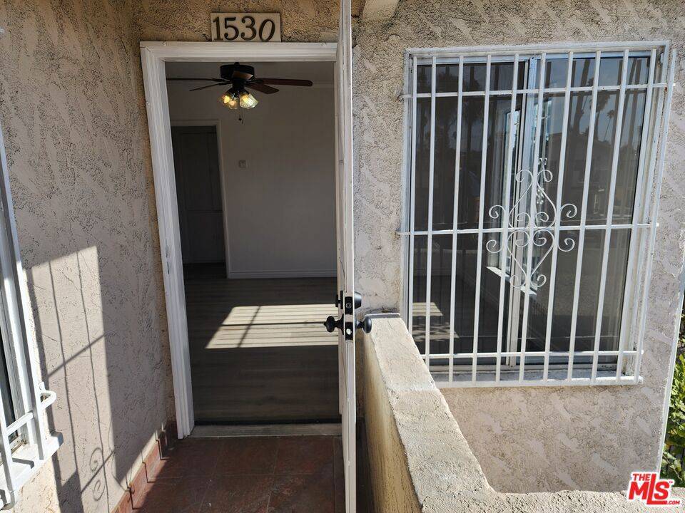 Los Angeles, CA 90019,1526 Meadowbrook AVE #1530