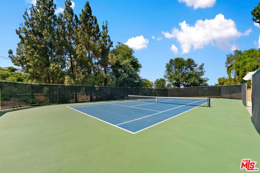 5209 Saddle Creek RD Hidden Hills, CA 91302