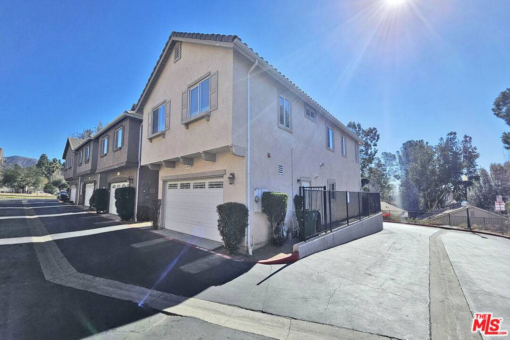 Sylmar, CA 91342,14040 Bryant LN