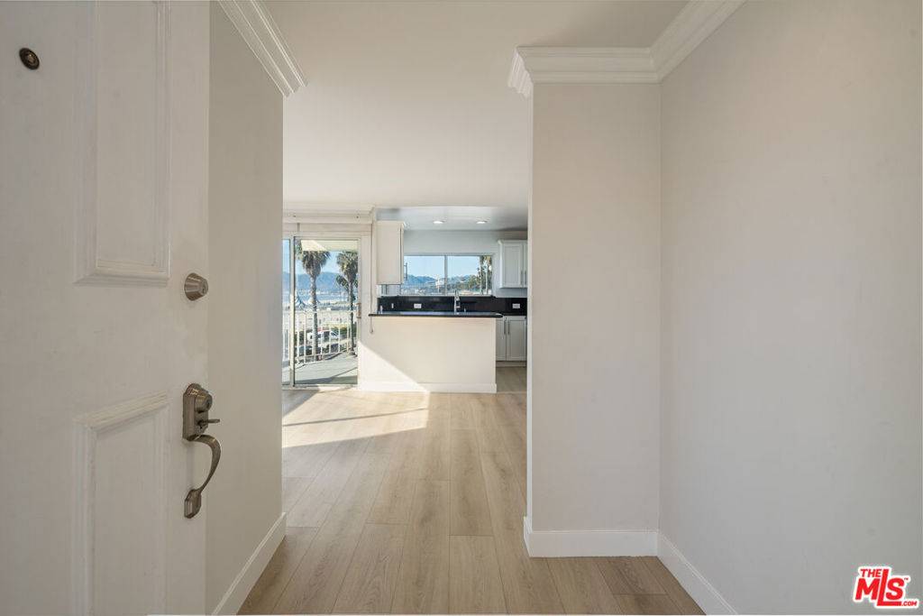 Santa Monica, CA 90401,1649 Appian WAY #207