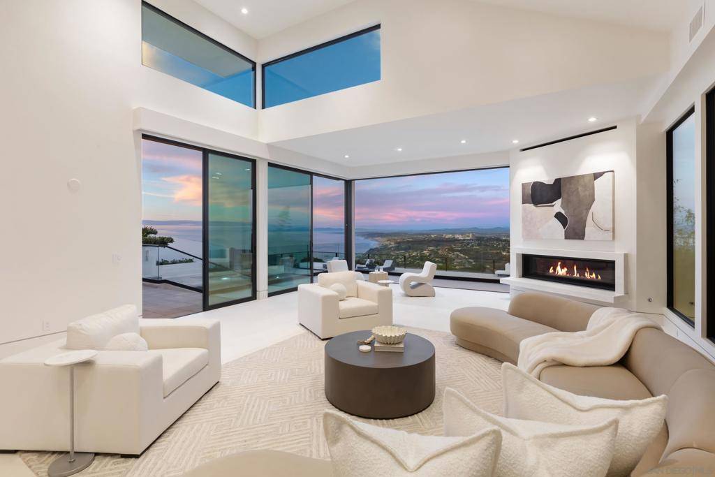 La Jolla, CA 92037,2082 Via Casa Alta