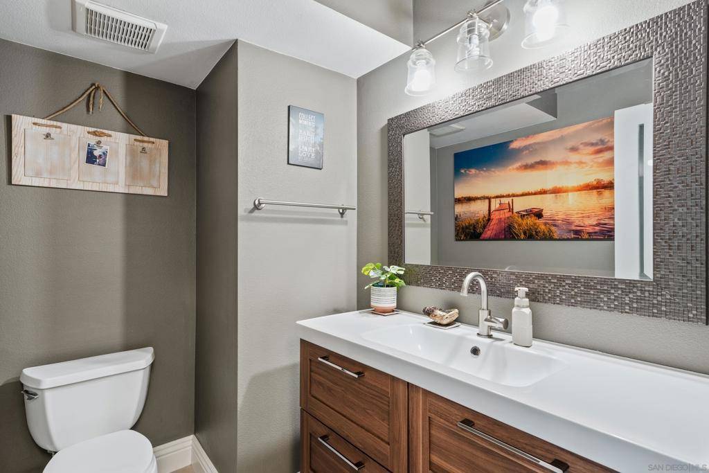 San Diego, CA 92126,10216 Maya Linda Rd #11