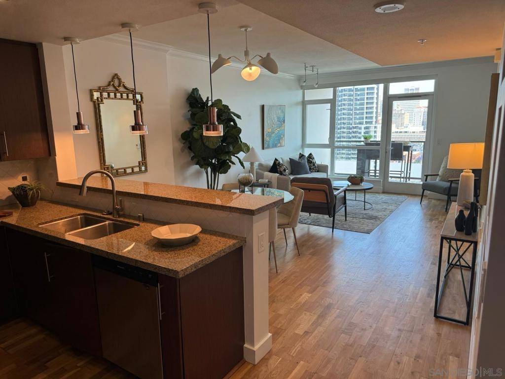 San Diego, CA 92101,325 7Th Avenue #1701
