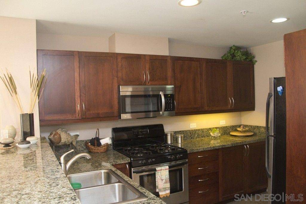 San Diego, CA 92101,530 K St #511