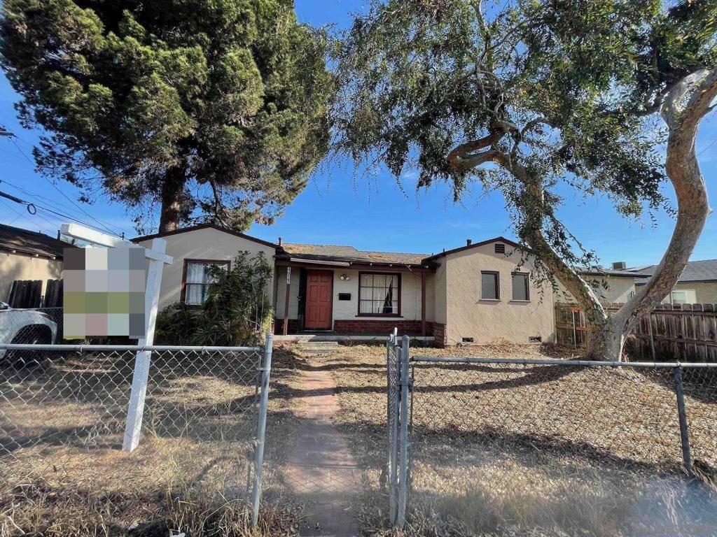 San Diego, CA 92115,4927 67th St