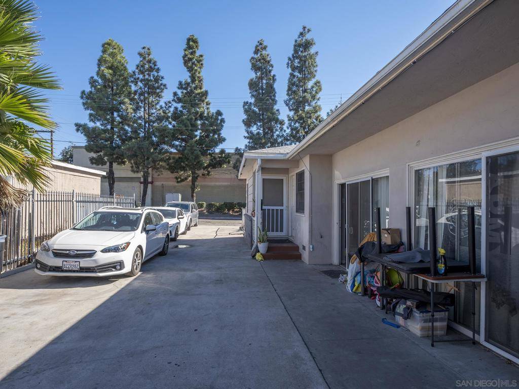 Lemon Grove, CA 91945,3560 62 West St