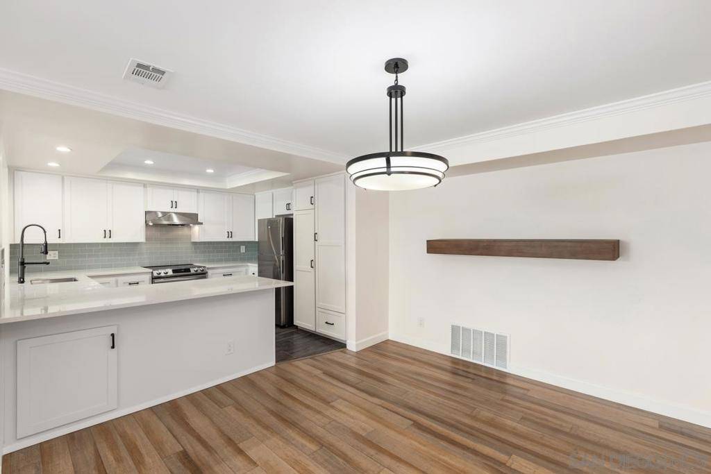 Coronado, CA 92118,24 Montego