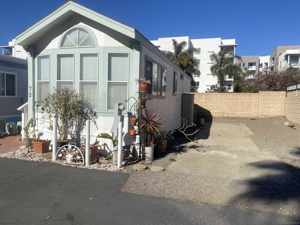 Oceanside, CA 92054,900 N Cleveland #72