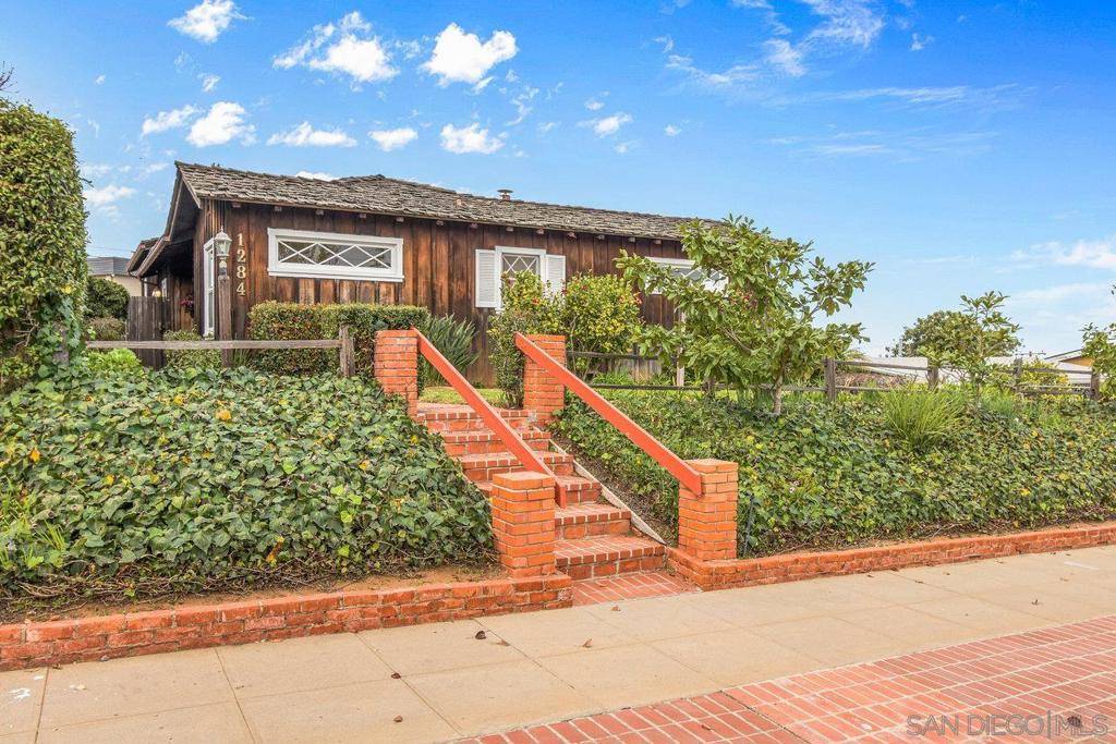 San Diego, CA 92107,1284 Alexandria Dr