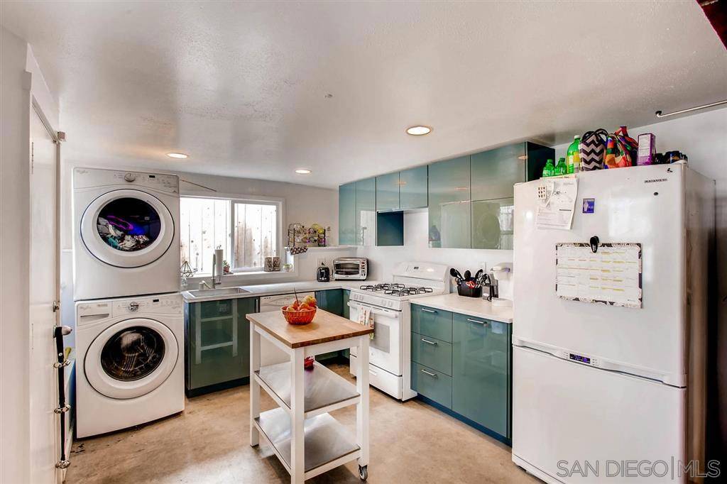 San Diego, CA 92107,4052 Tennyson Street #terrace level