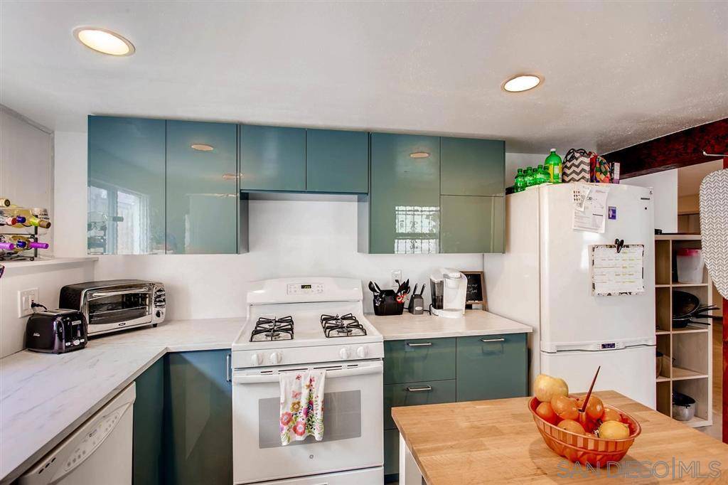 San Diego, CA 92107,4052 Tennyson Street #terrace level